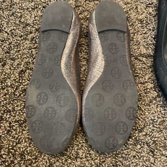 Gold Tory Burch flats - Picture 3 of 4